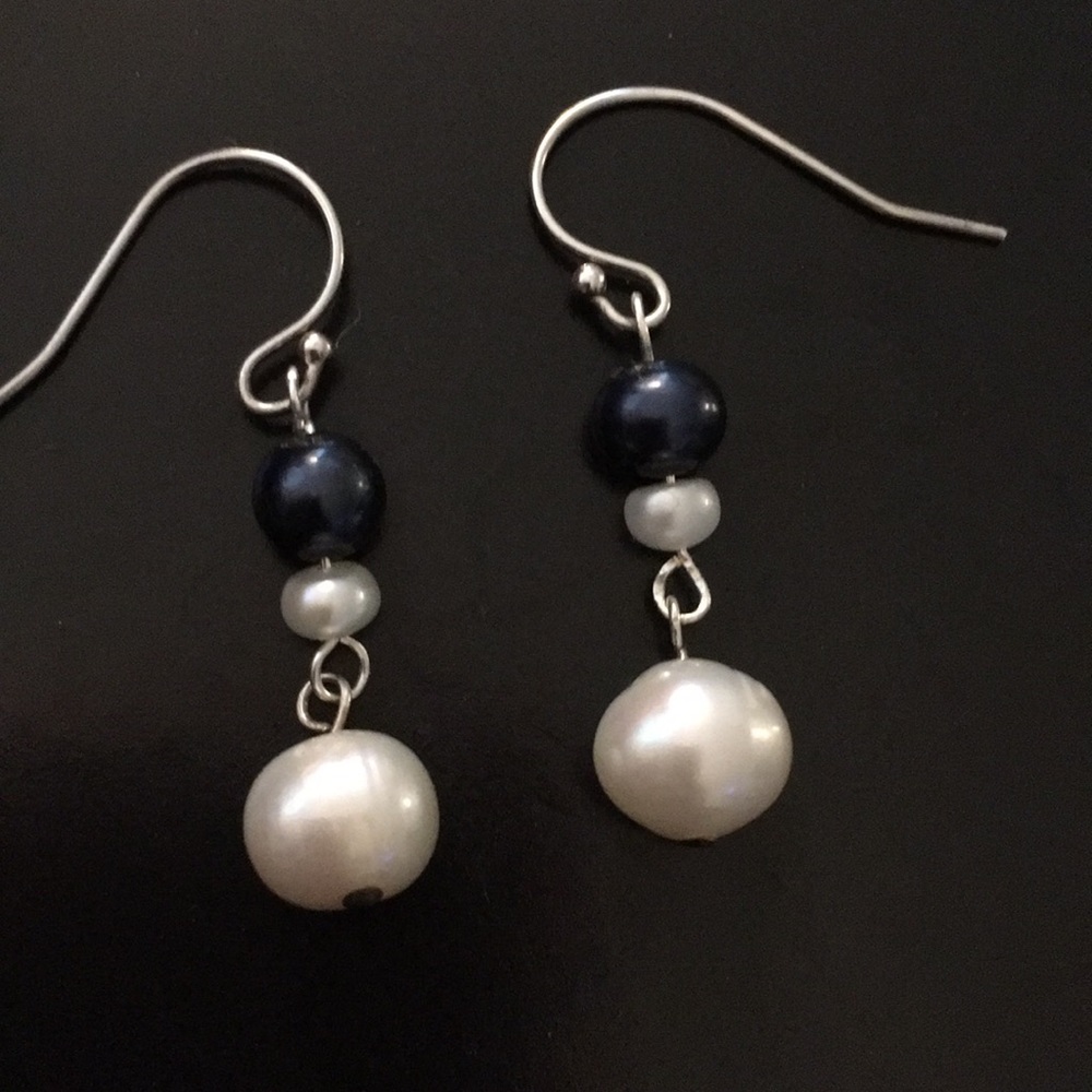 🆕Freshwater pearls earrings.